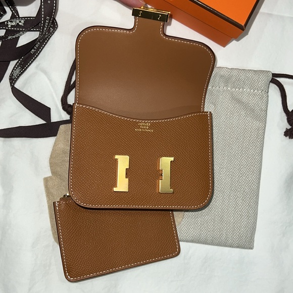Hermes
Constance Slim Wallet Evercolor - Picture 7 of 12